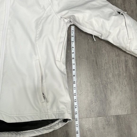 Wildhorn Frontera White Lunar Ski/Snow Jacket Size Medium - Picture 5 of 8